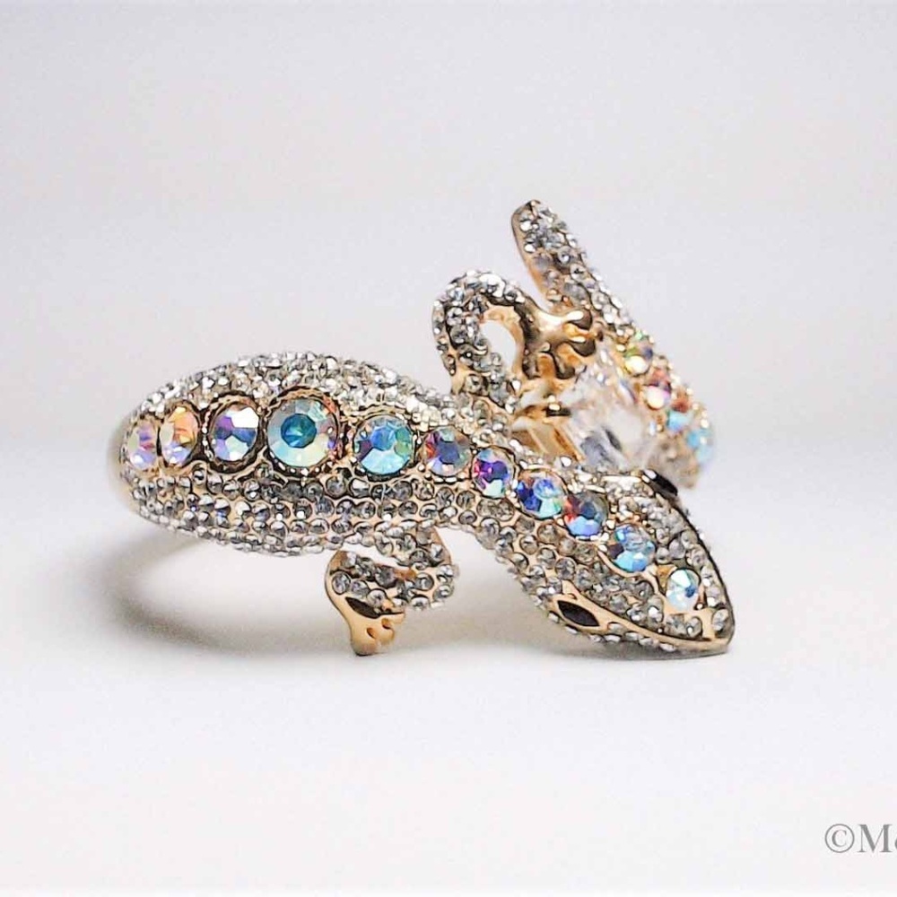 Gold tone Crystal Lizard Fashion  bracelet